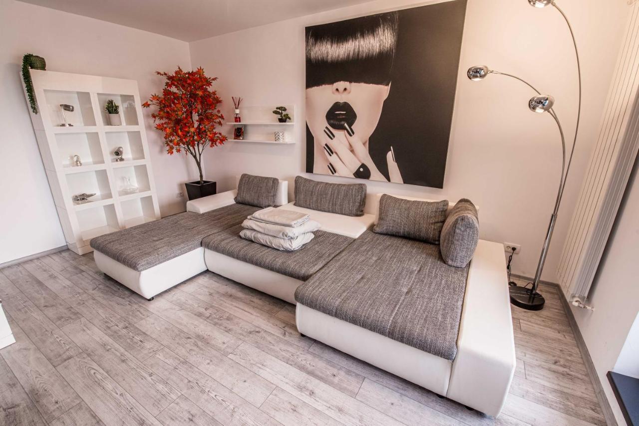 2-room Penthouse Plaza P1 Appartamento Bucarest